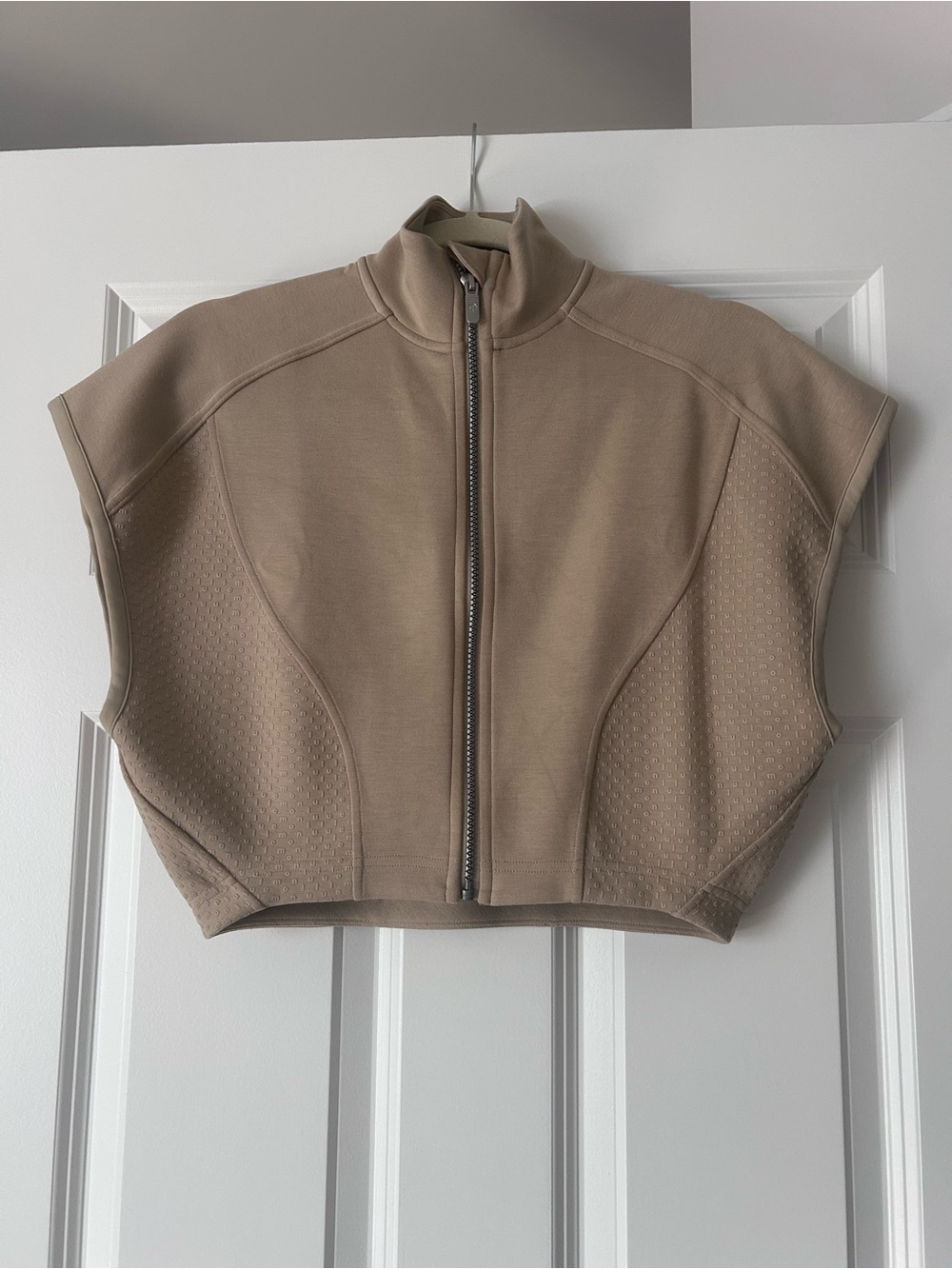 Lululemon cropped vest